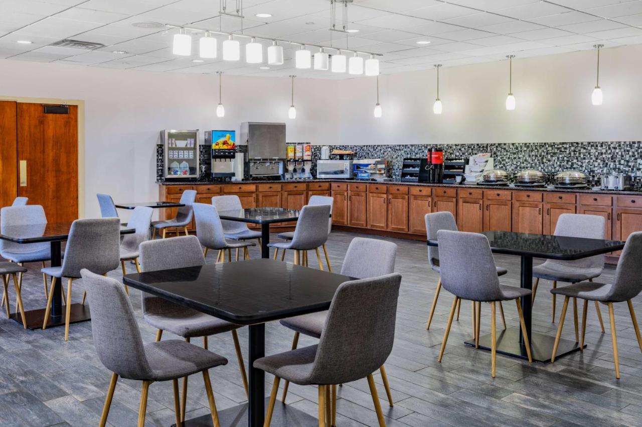 Wyndham Garden Kenosha Harborside Ξενοδοχείο Εξωτερικό φωτογραφία
