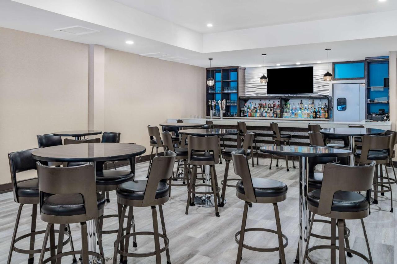 Wyndham Garden Kenosha Harborside Ξενοδοχείο Εξωτερικό φωτογραφία