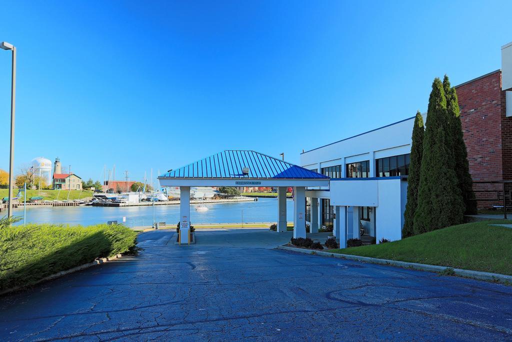 Wyndham Garden Kenosha Harborside Ξενοδοχείο Εξωτερικό φωτογραφία